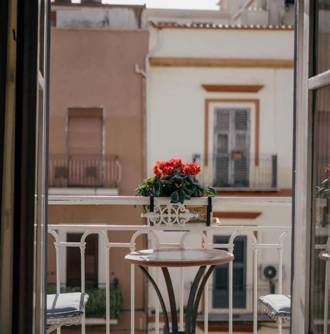 Palazzo Melluso Luxury Suite Porto Empedocle 3*,  Italien