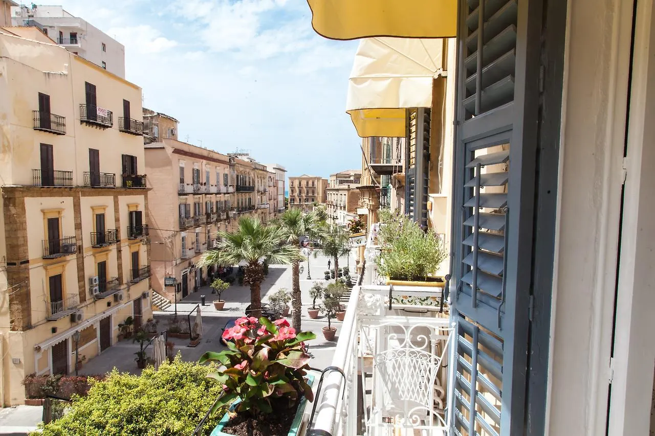 Palazzo Melluso Luxury Suite Porto Empedocle 3*,  Italien